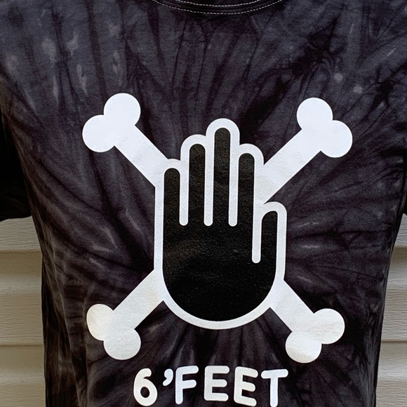 6’ FEET Hand And Cross Bones Tee Shirt - Picture 3 of 8